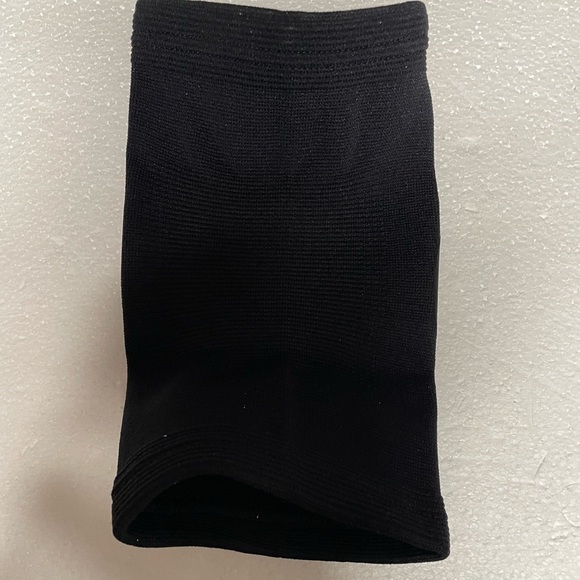 NWOT Ace Brand One Knee Compression Support with 2 compression zones Size Small - Picture 9 of 10